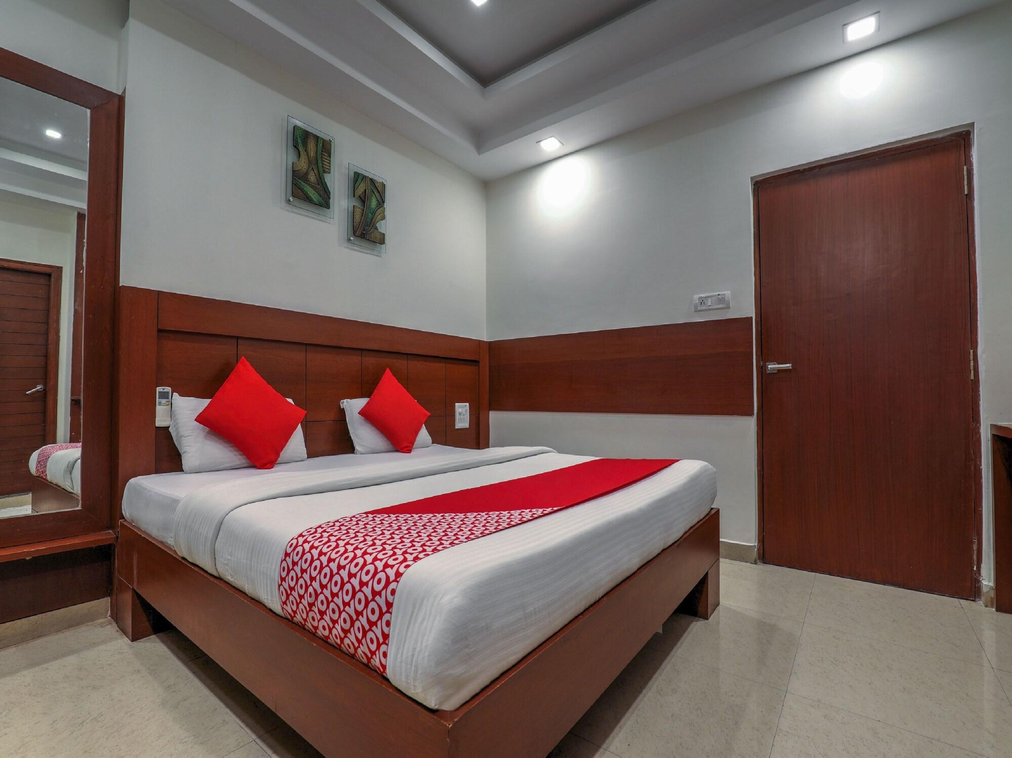 Treebo Trend Hotel Jp Plaza Nampally Hyderabad Exterior foto