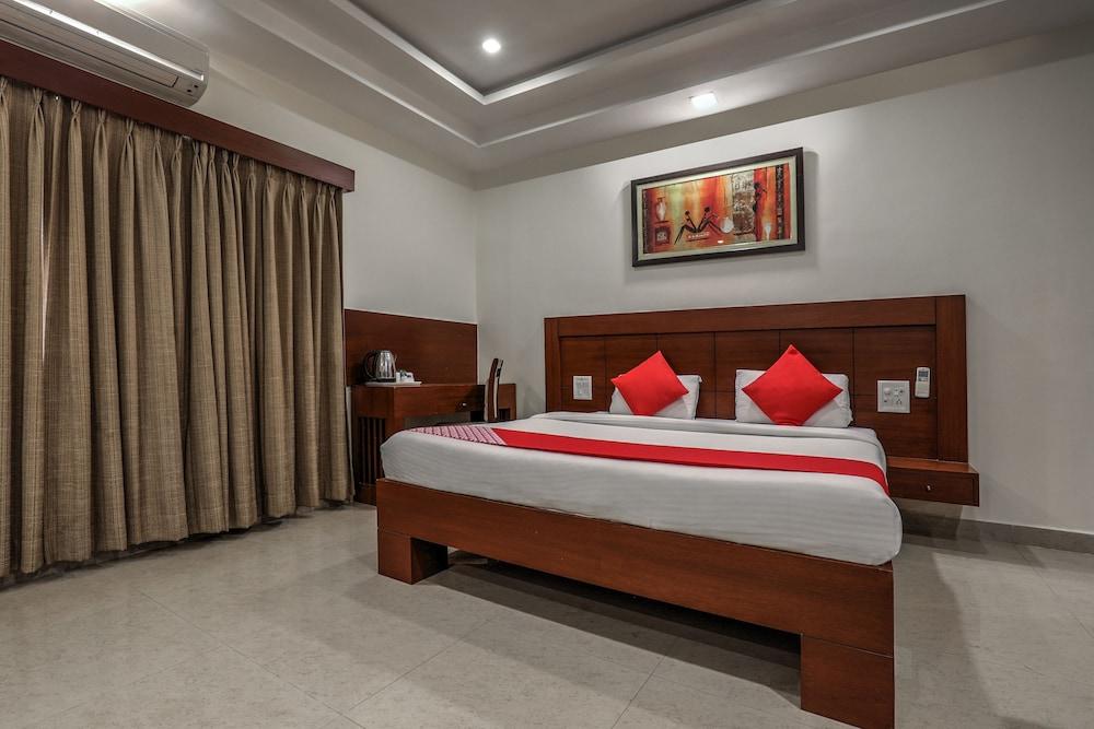 Treebo Trend Hotel Jp Plaza Nampally Hyderabad Exterior foto