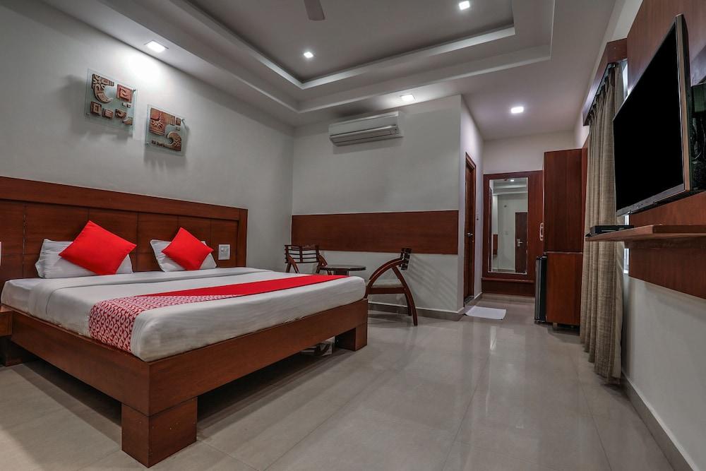 Treebo Trend Hotel Jp Plaza Nampally Hyderabad Exterior foto