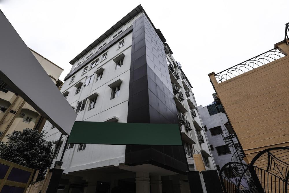Treebo Trend Hotel Jp Plaza Nampally Hyderabad Exterior foto