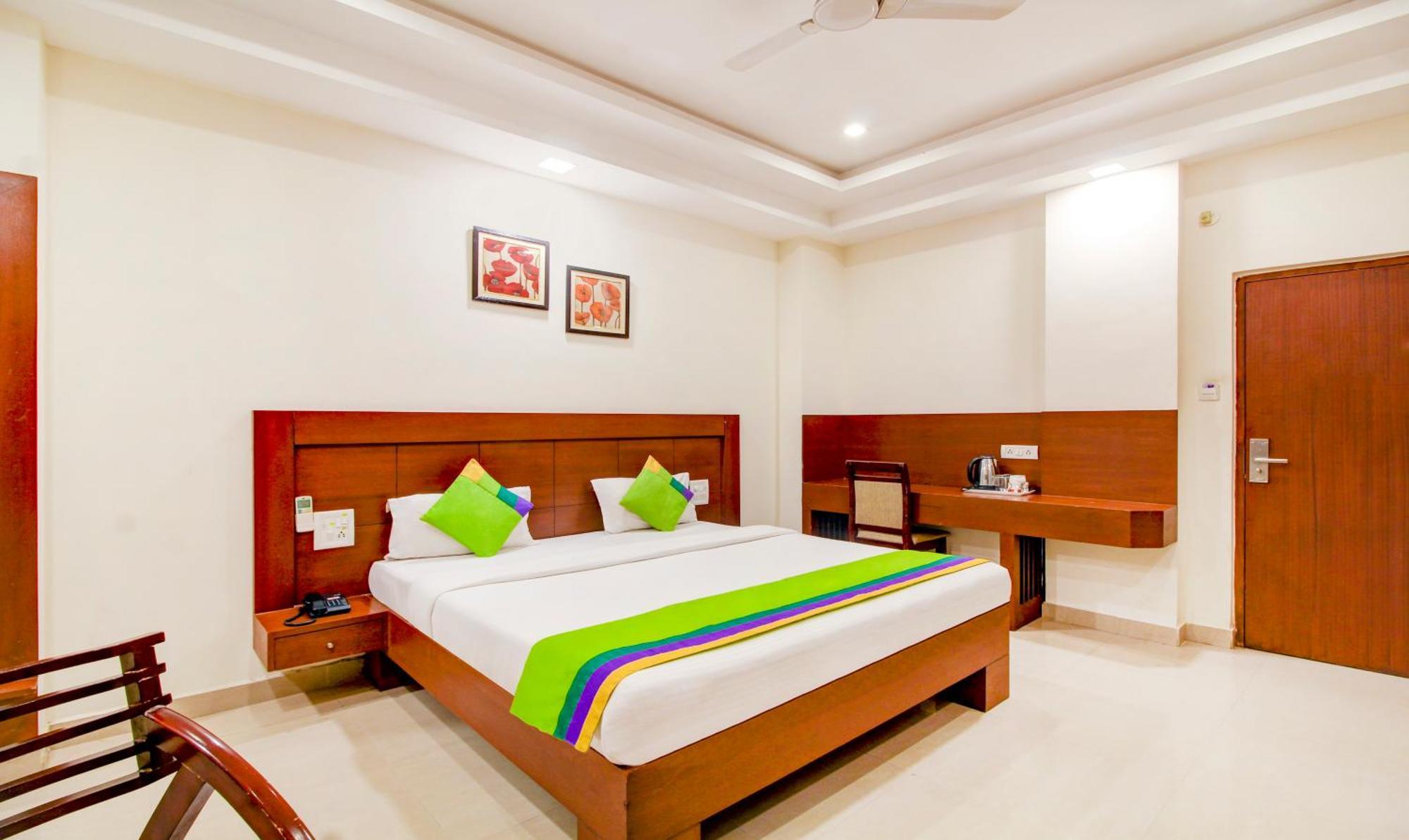 Treebo Trend Hotel Jp Plaza Nampally Hyderabad Exterior foto